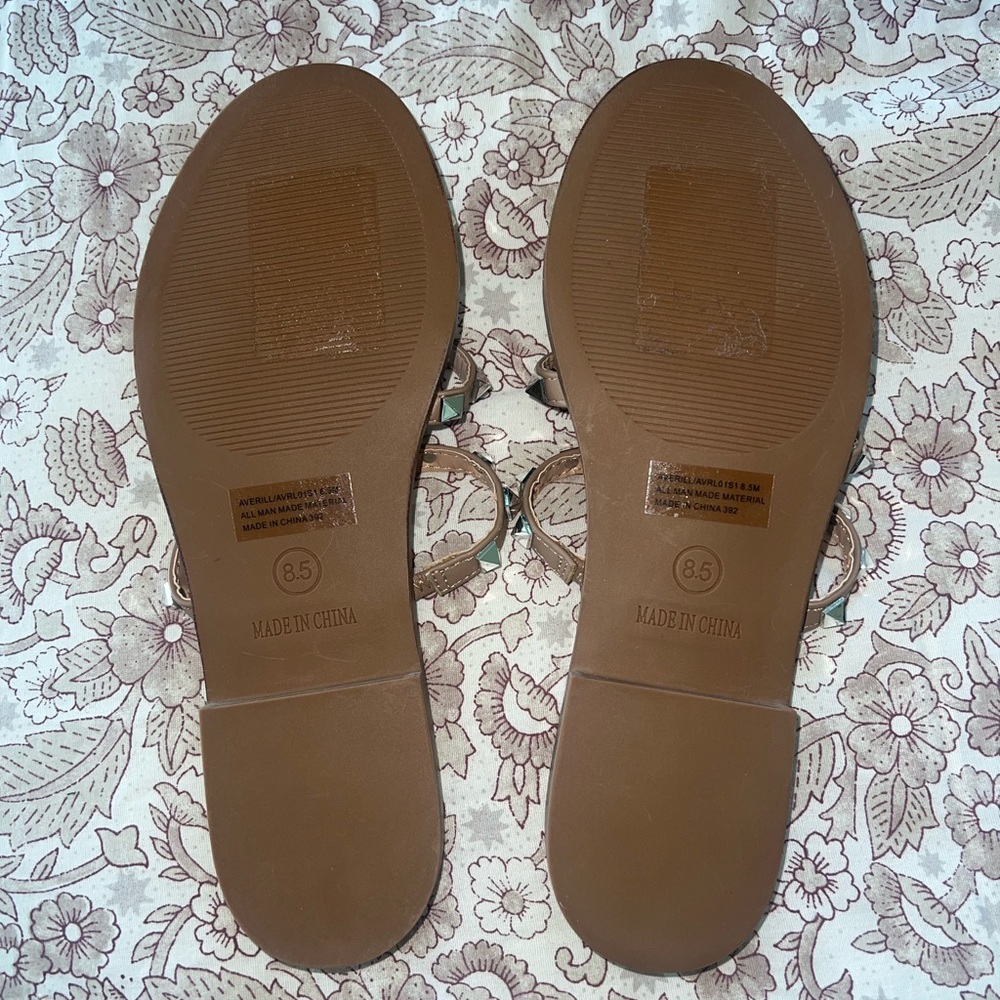 Steve Madden Brown Gladiator Sandals with Studded Straps - Picture 3 of 5